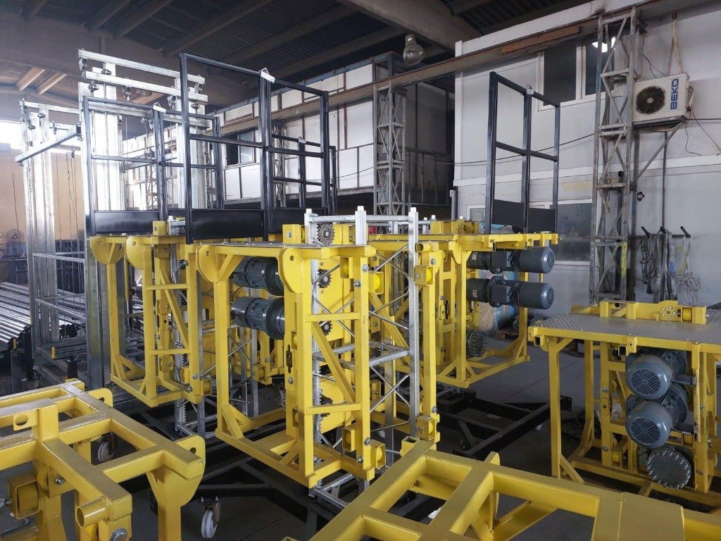Alpmaksan üretim fabrikasındaki platform mekanizmaları